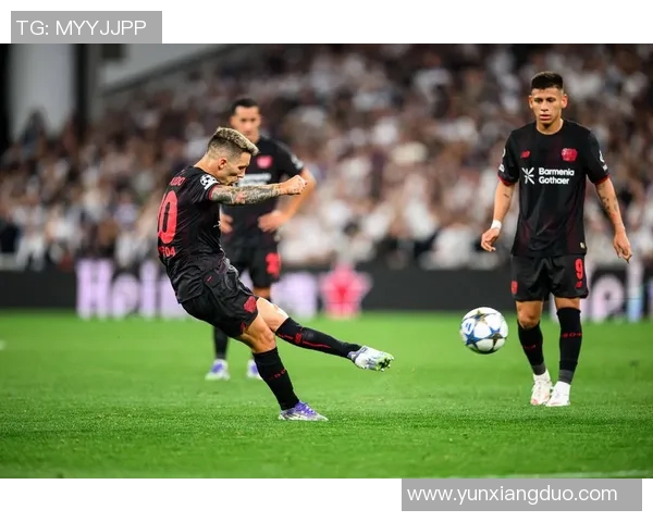 足球明星脚法对比解析探秘不同风格与技术的魅力与影响